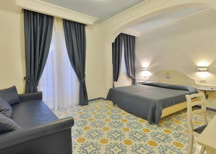 ホテル La Pineta &