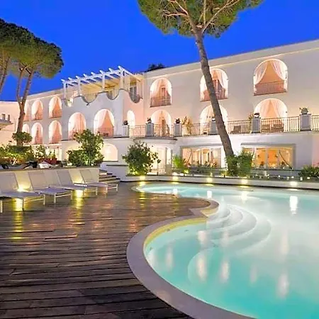 La Pineta & 4*