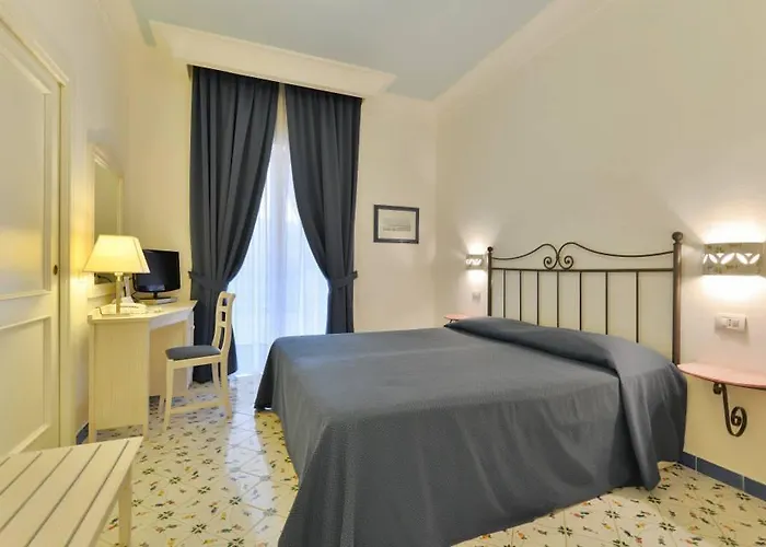 Hotel La Pineta & Acciaroli